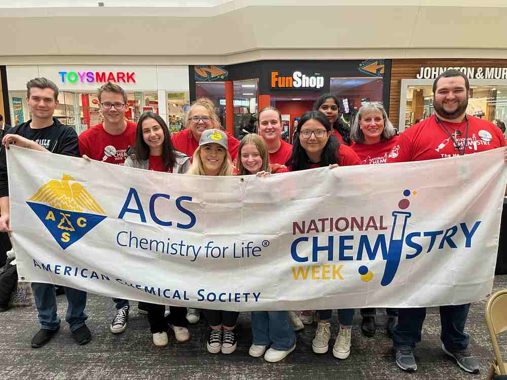 Students participate in Chemistry at the Mall